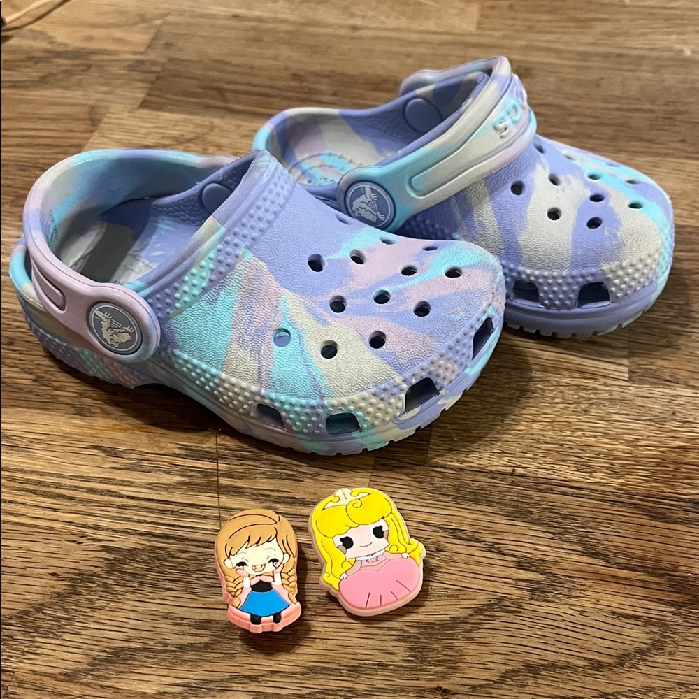 CROCS Kids Tie-Dye Clog in Pastel Purple, Blue & Mint size toddler 5